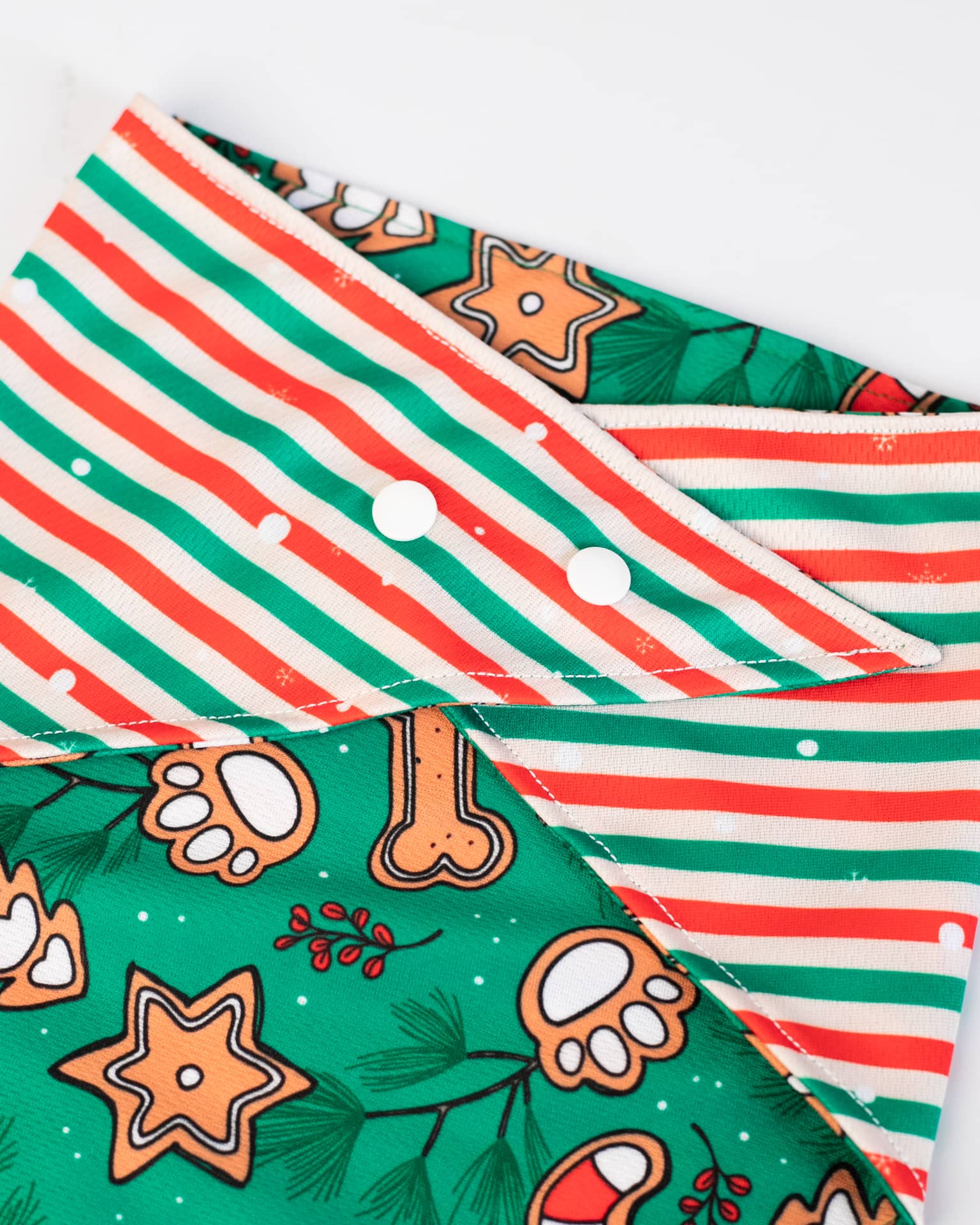 Christmas Bakery Bandana Reversible / Pañuelo navideño para perro o gato - Imagen 2